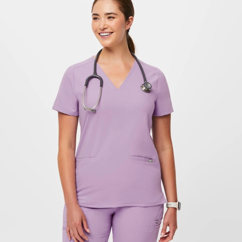 Figs Lavender Dew Small Dew Casma Three-Pocket Scrub Top
